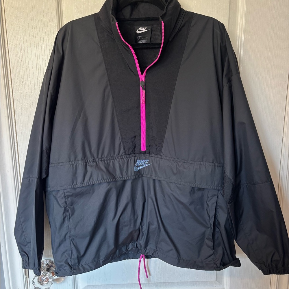 Women’s Nike Black Pullover Windbreaker